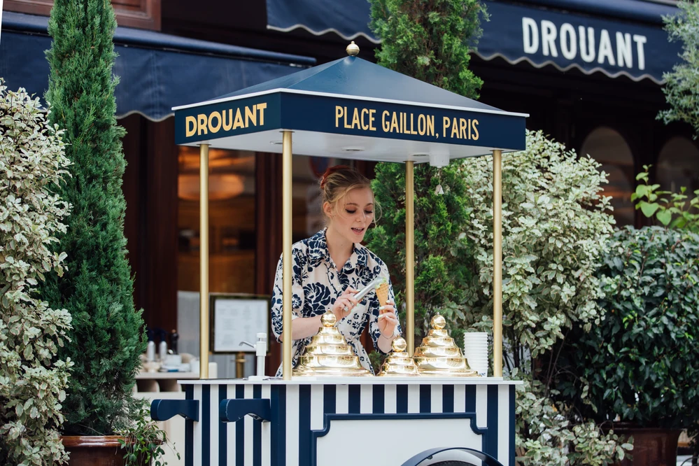 Stand de présentation du restaurant Drouant