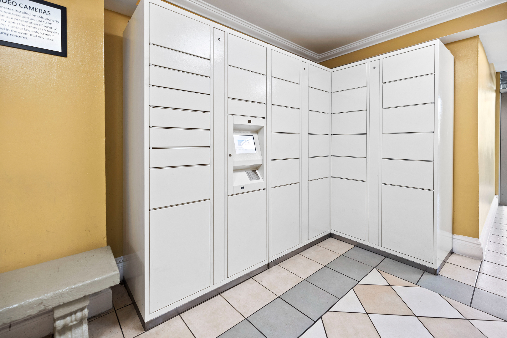 Parcel locker