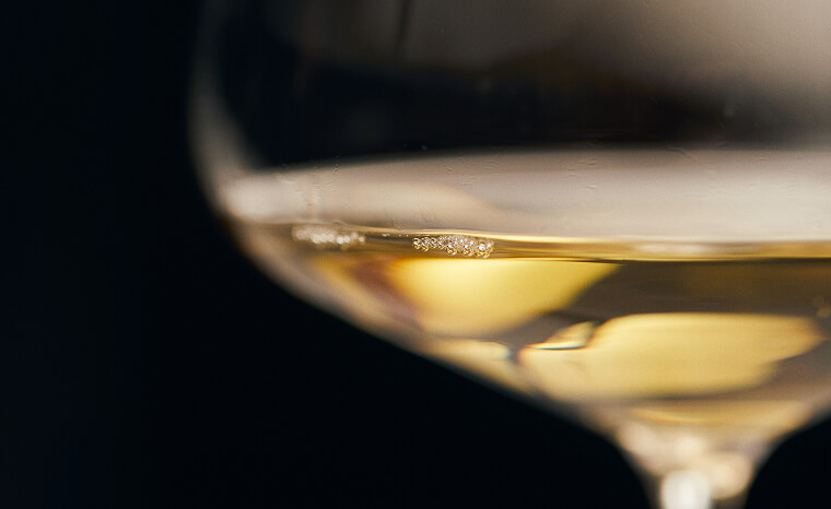 Glazen wijn, ter illustratie van alcohol en toestemming in het seksueel strafrecht