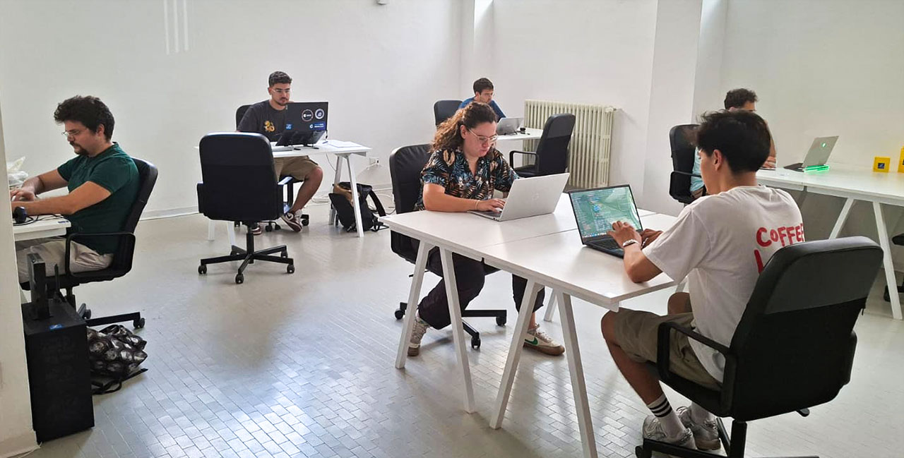 Photo of Capsule Space workplace