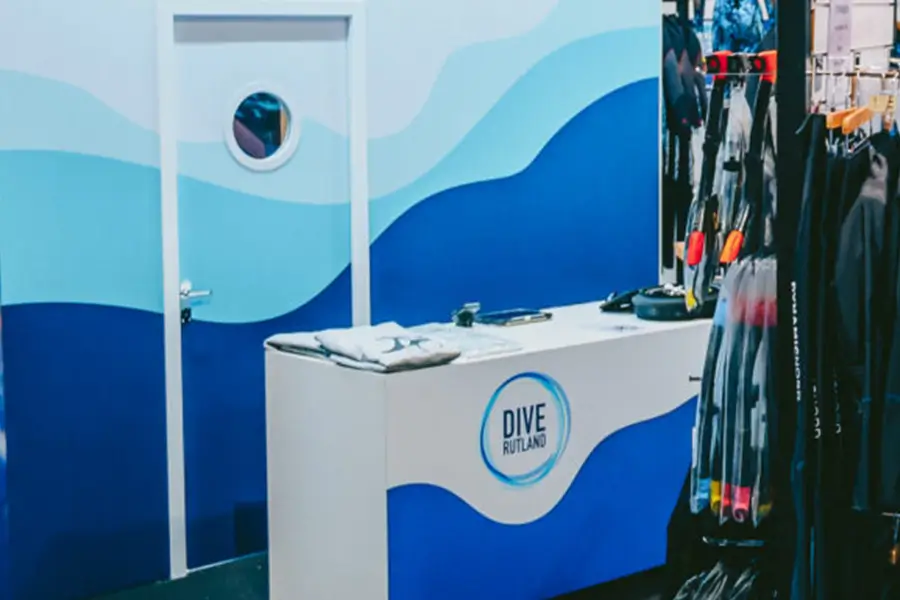 Integrated fitting area allowing visitors to try Dynamic Nord diving and watersports apparel