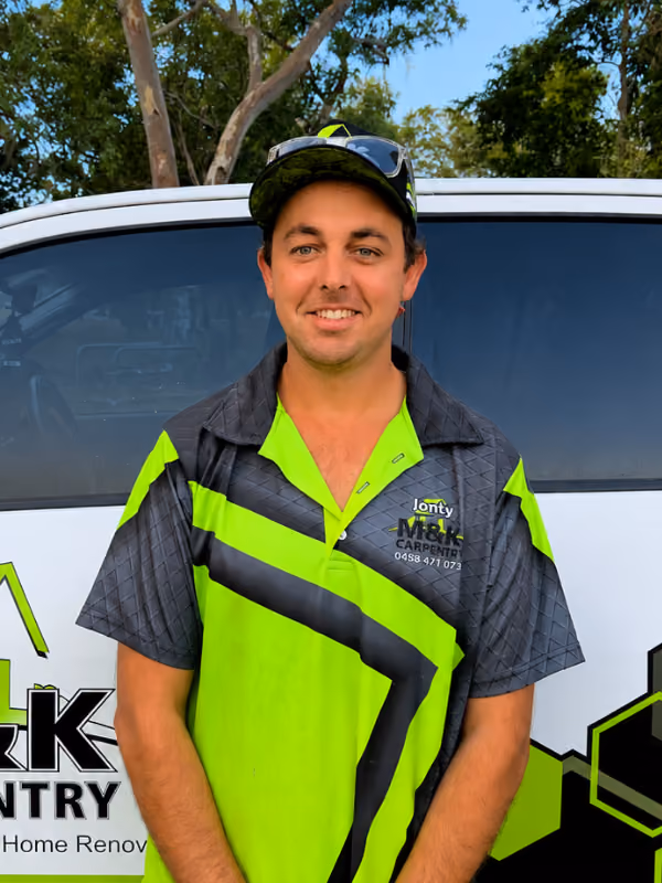 MALE-CONTRACTOR