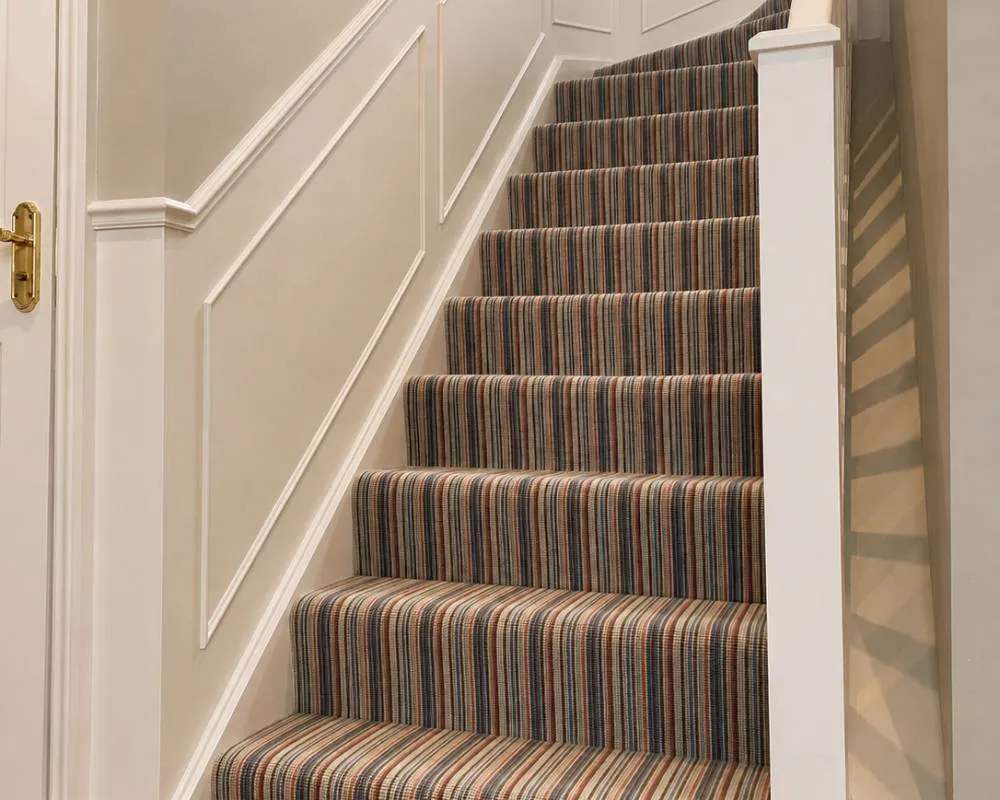 A Townhouse Snug, Carefully Resolved