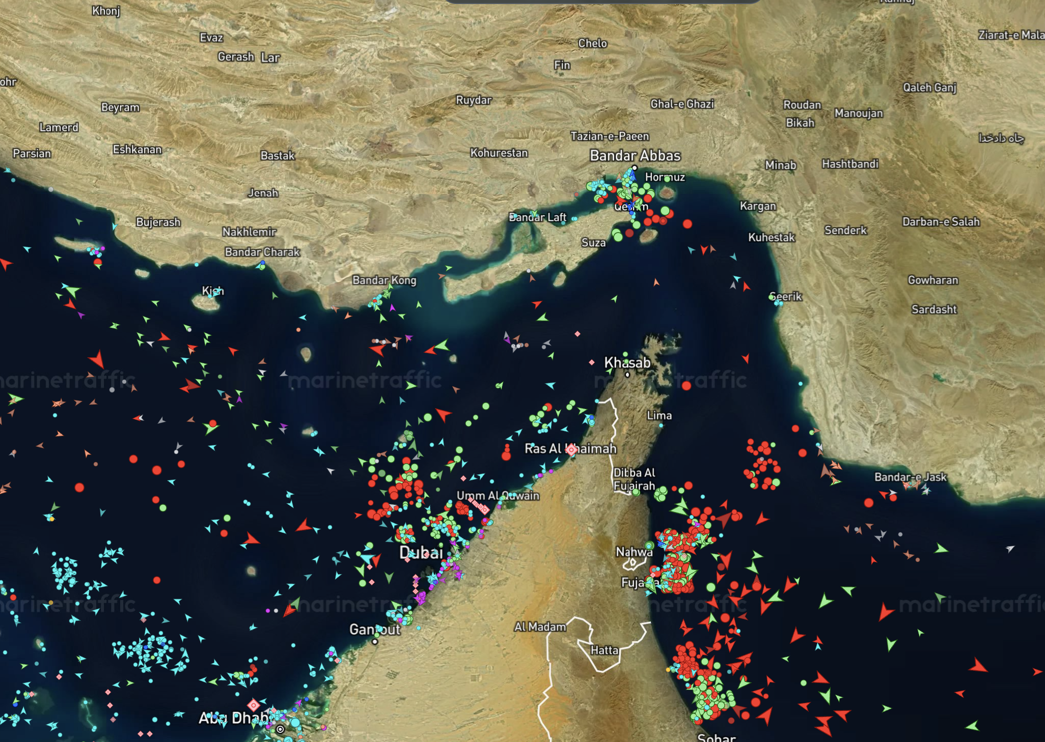 Live vessel traffic through the Strait of Hormuz, between Bandar Abbas and the United Arab Emirates