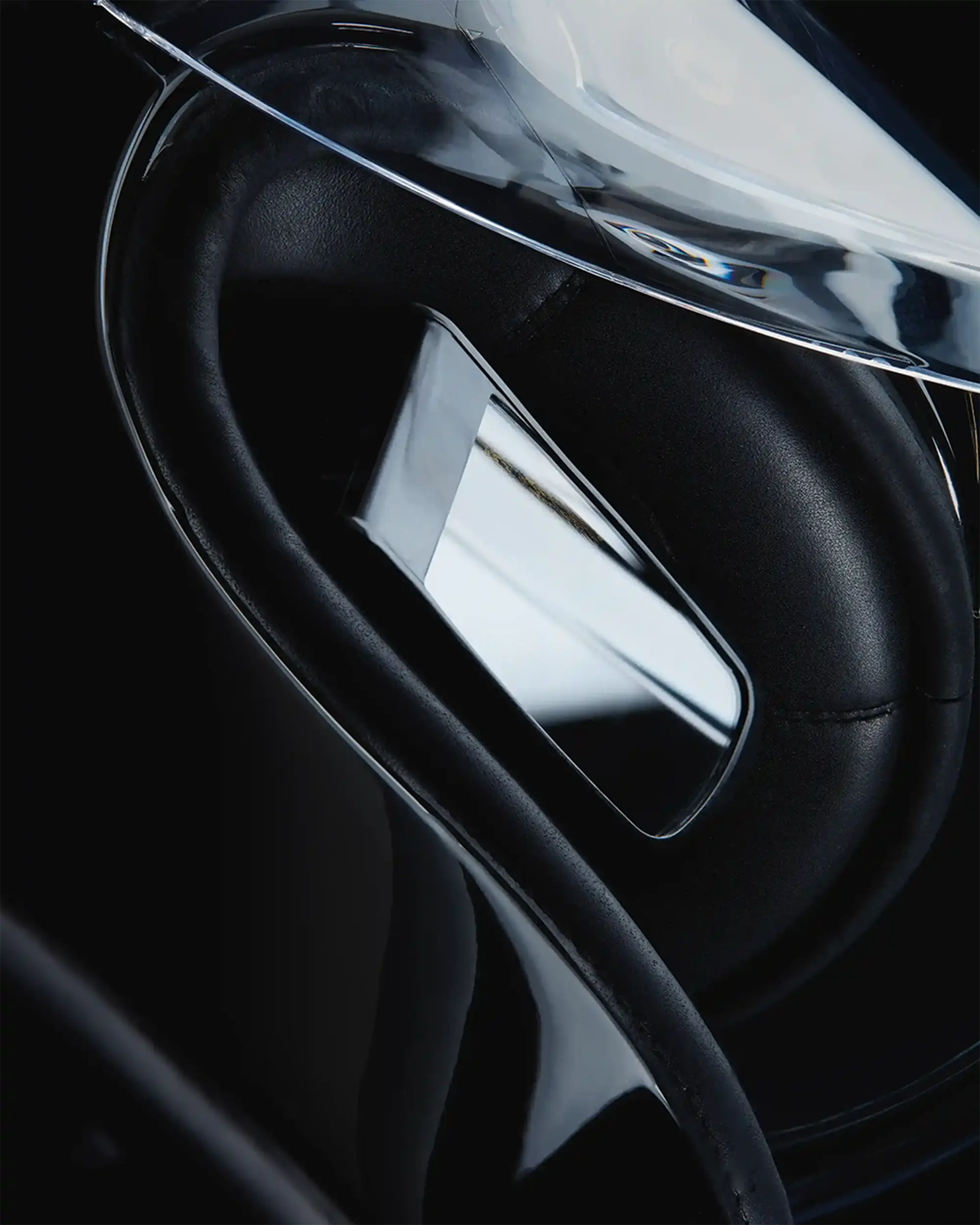 Smart helmet interface displaying real-time data, rider feedback systems and human-machine interaction technology.