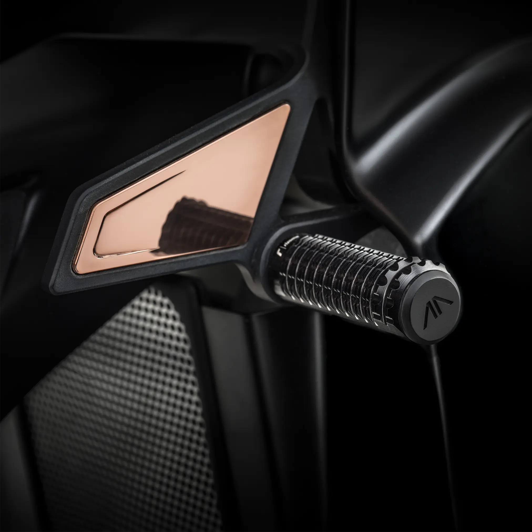 Close up photo of the Arc Vector copper heel guard