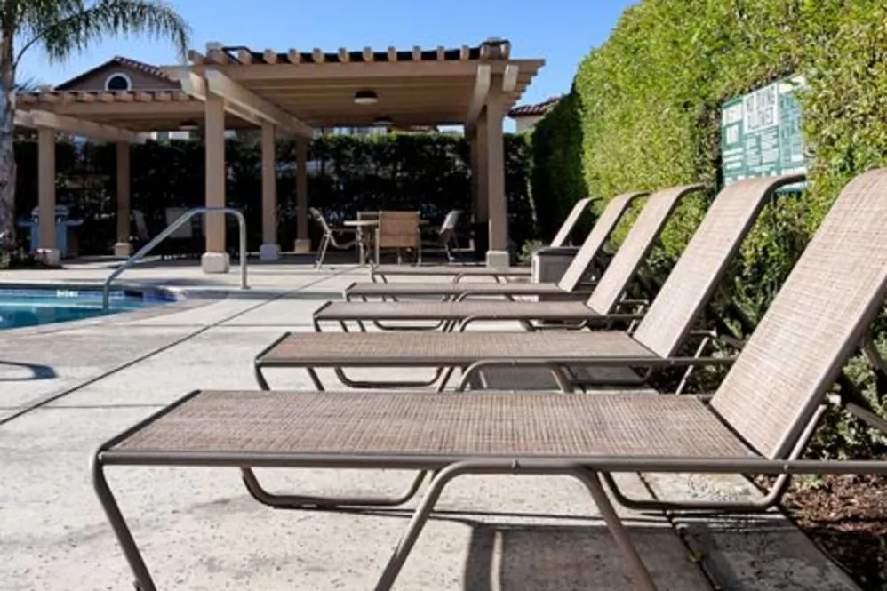 Pool seating