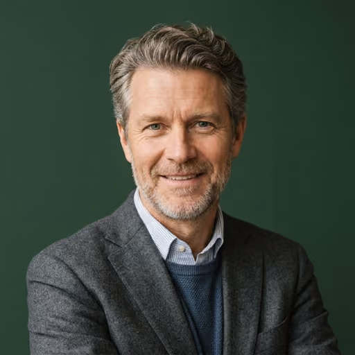 A headshot of Henrik Bergström.