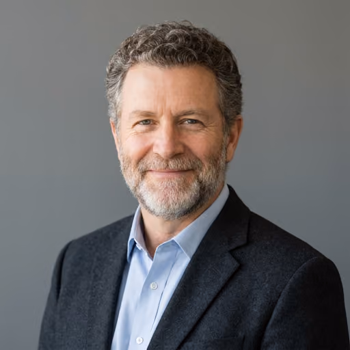 A headshot of Robert Walsh