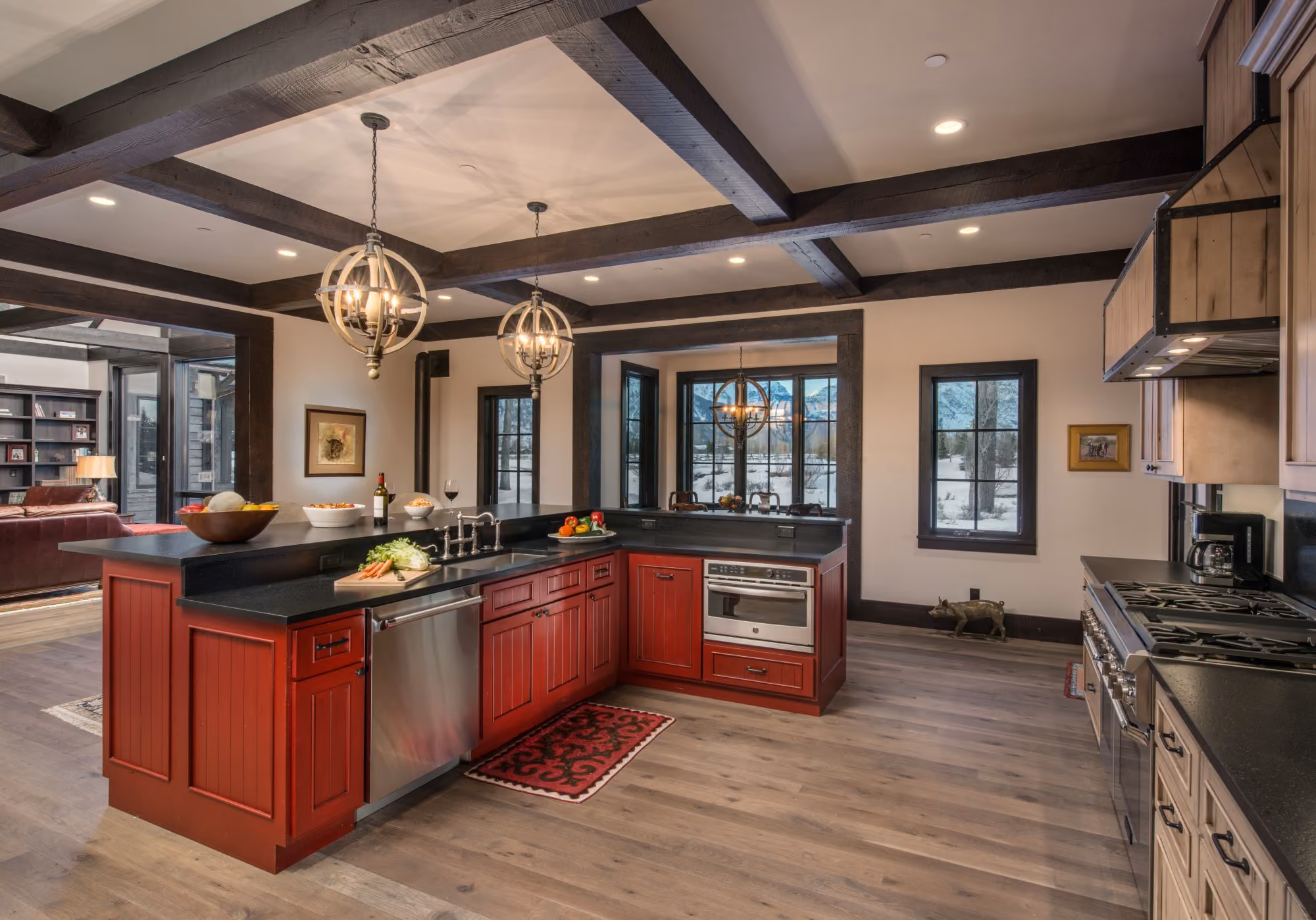 custom luxury home kitchen