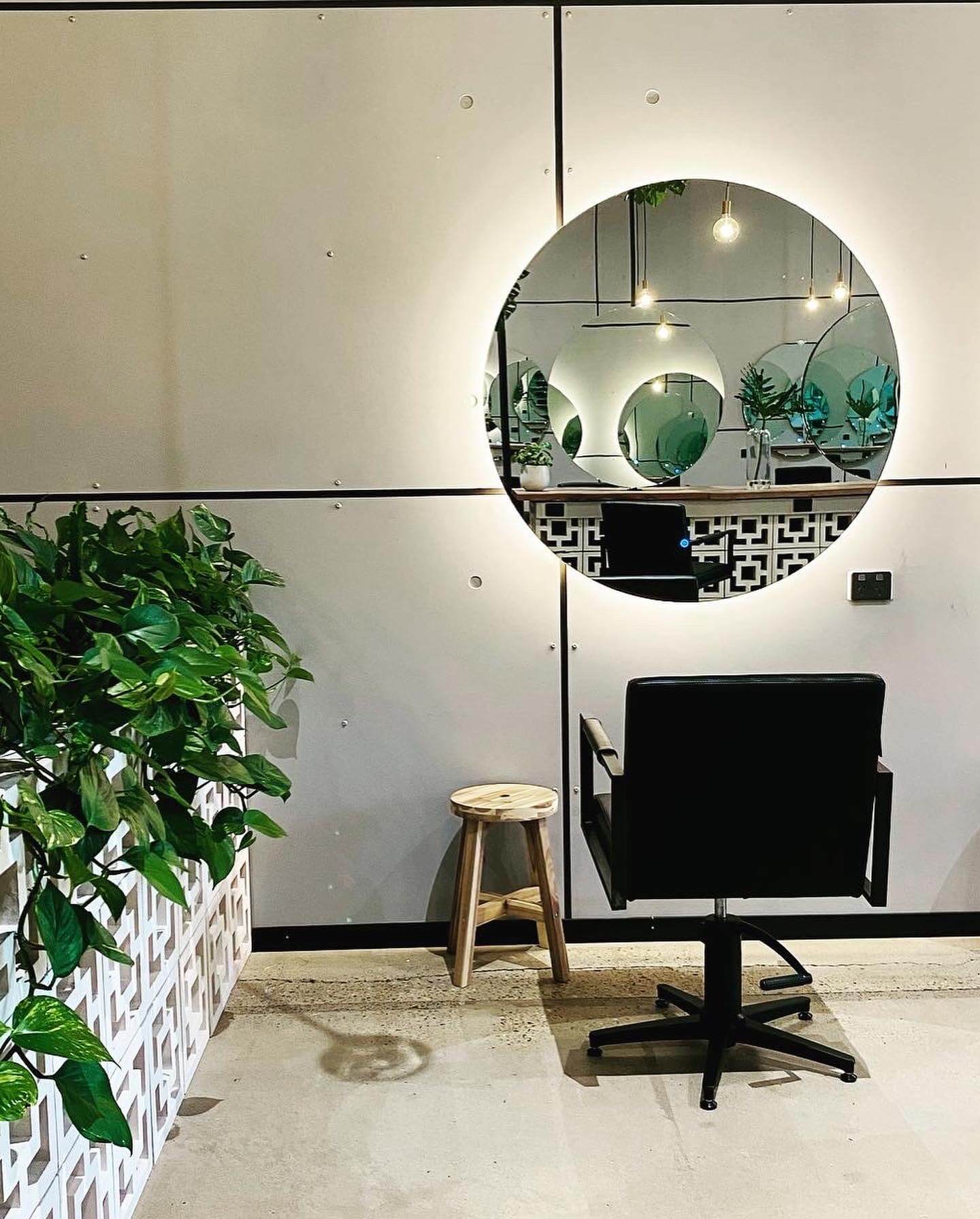 Hairdresser chair
