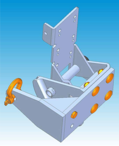 3D-CAD-Rendering einer mehrteiligen, robusten Metall-Montagehalterung vor einem hellblauen Hintergrund. Die Konstruktion besteht aus mehreren verschraubten und verschweißten Platten, darunter eine nach oben gerichtete Platte mit verschiedenen Bohrlöchern, eine breite Frontplatte mit vier auffälligen orangefarbenen Schraubenköpfen sowie eine seitlich angebrachte, orangefarbene Ringöse zum Heben von Lasten.