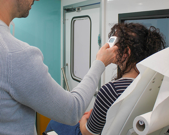 Consultation à bord du MédicoBus
