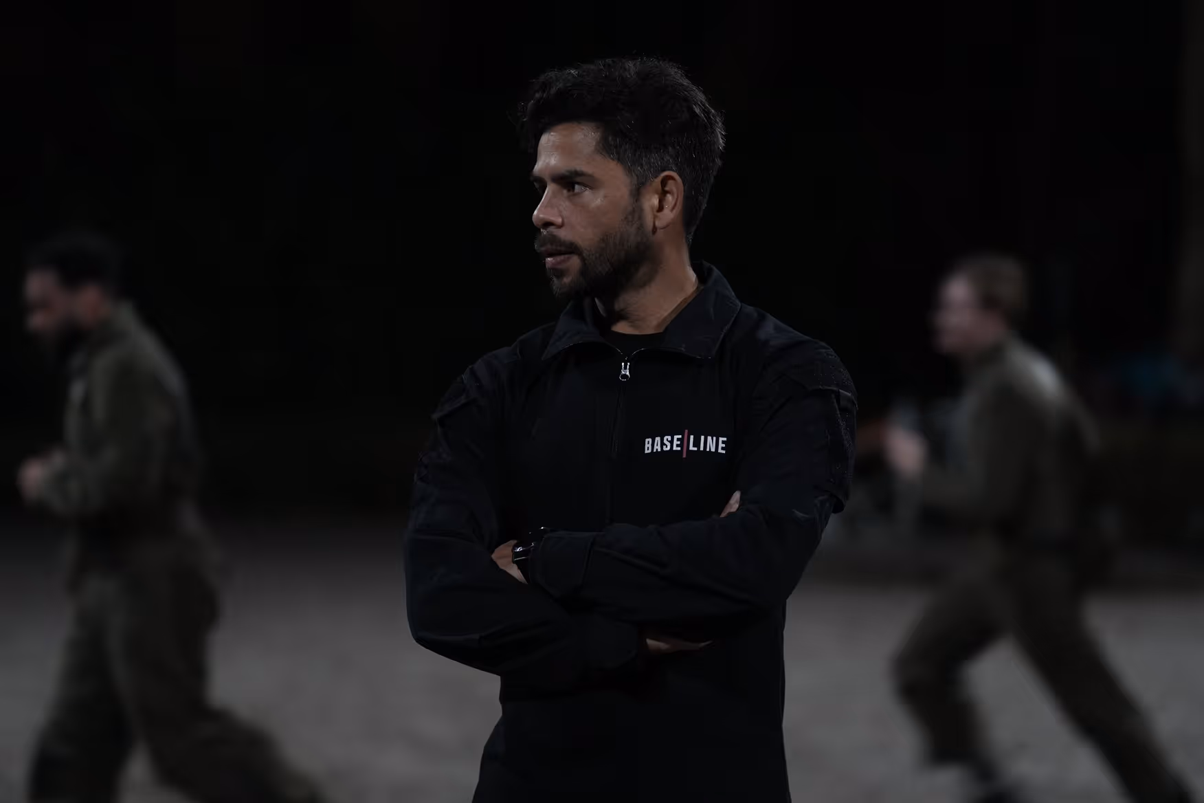 Instructeur Iwan observeert houding en gedrag onder druk