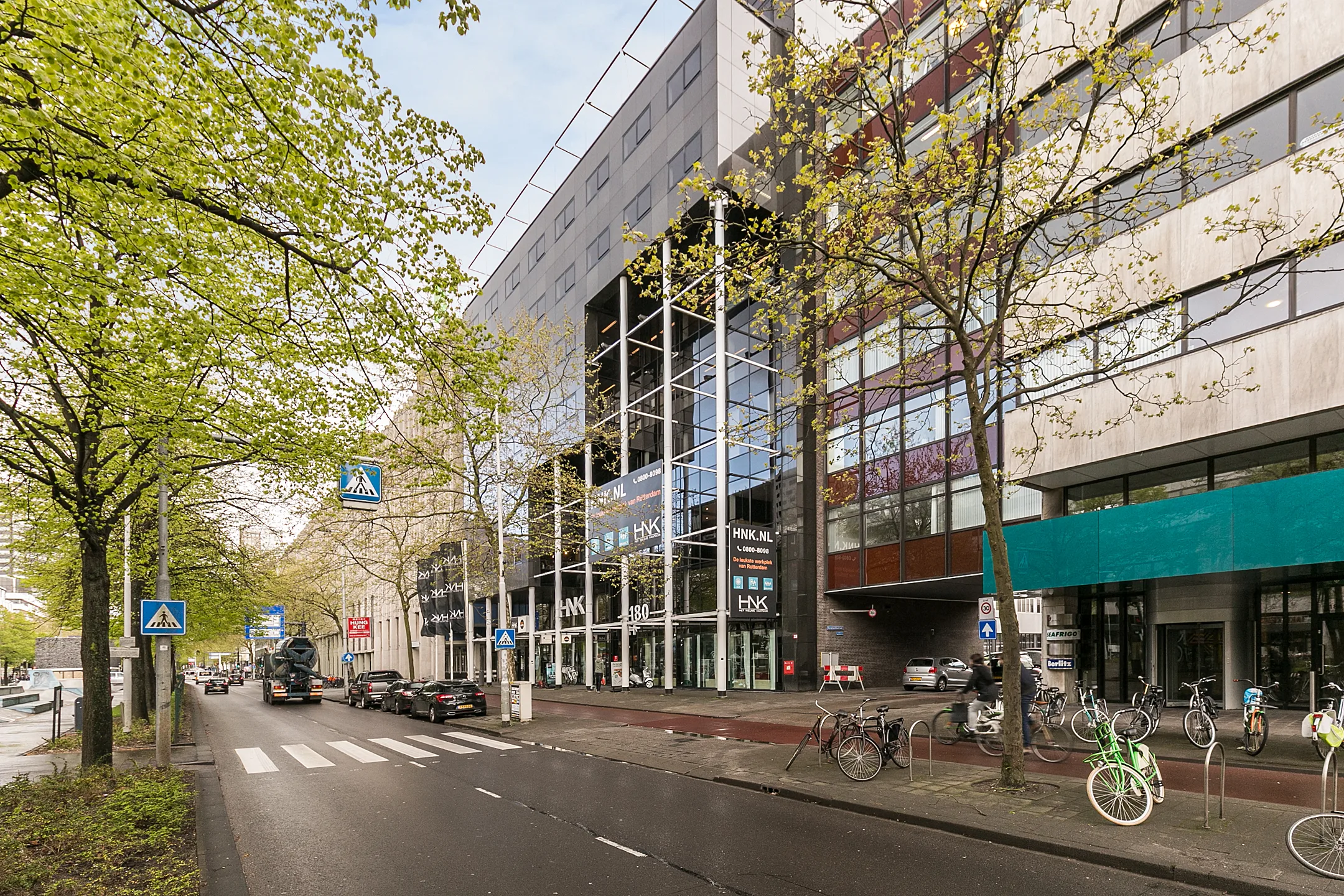 HNK gebouw, parkeren Craeghs