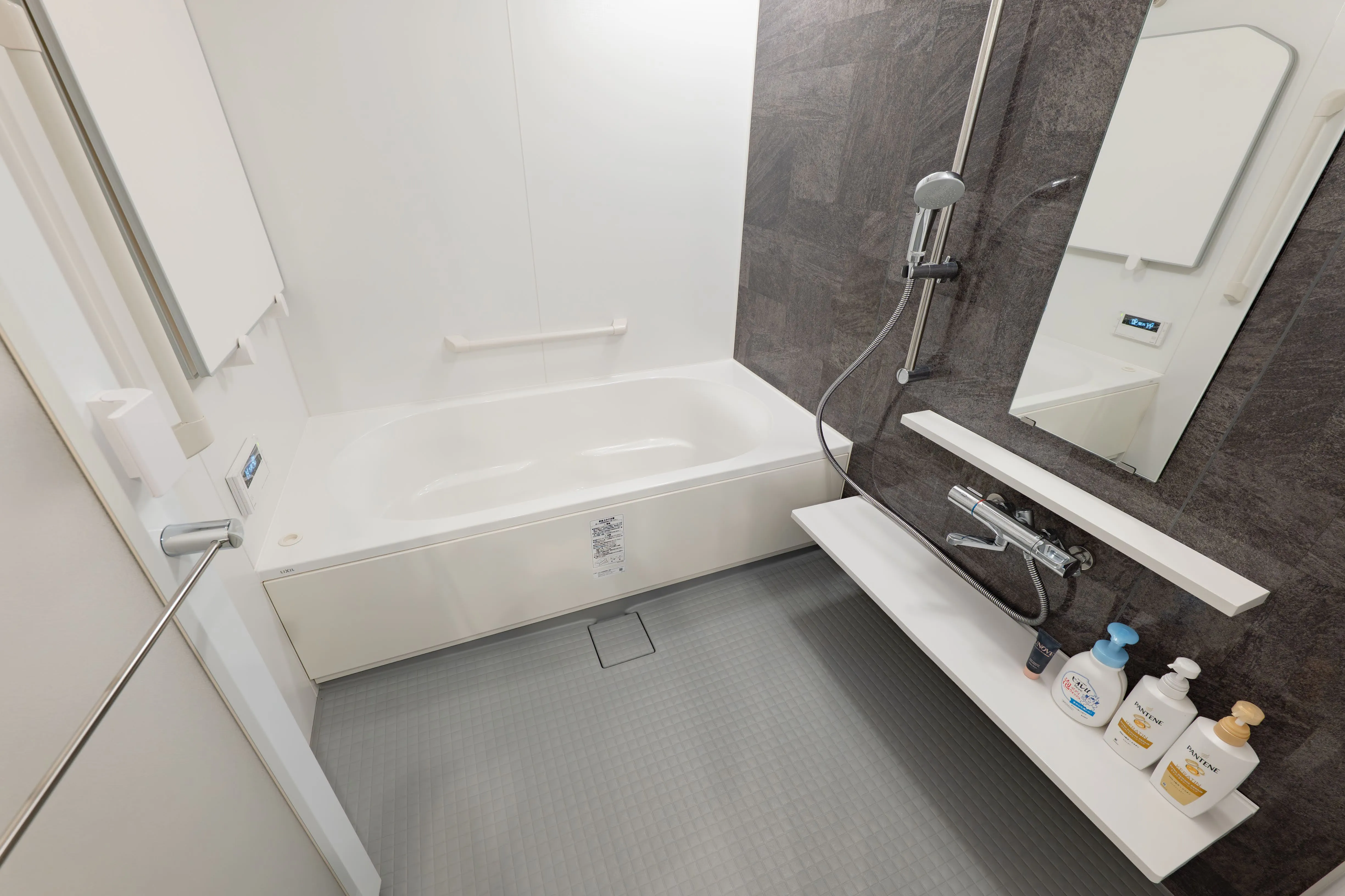 Bath room of Room 911 at ONE Sapporo Station Tower.