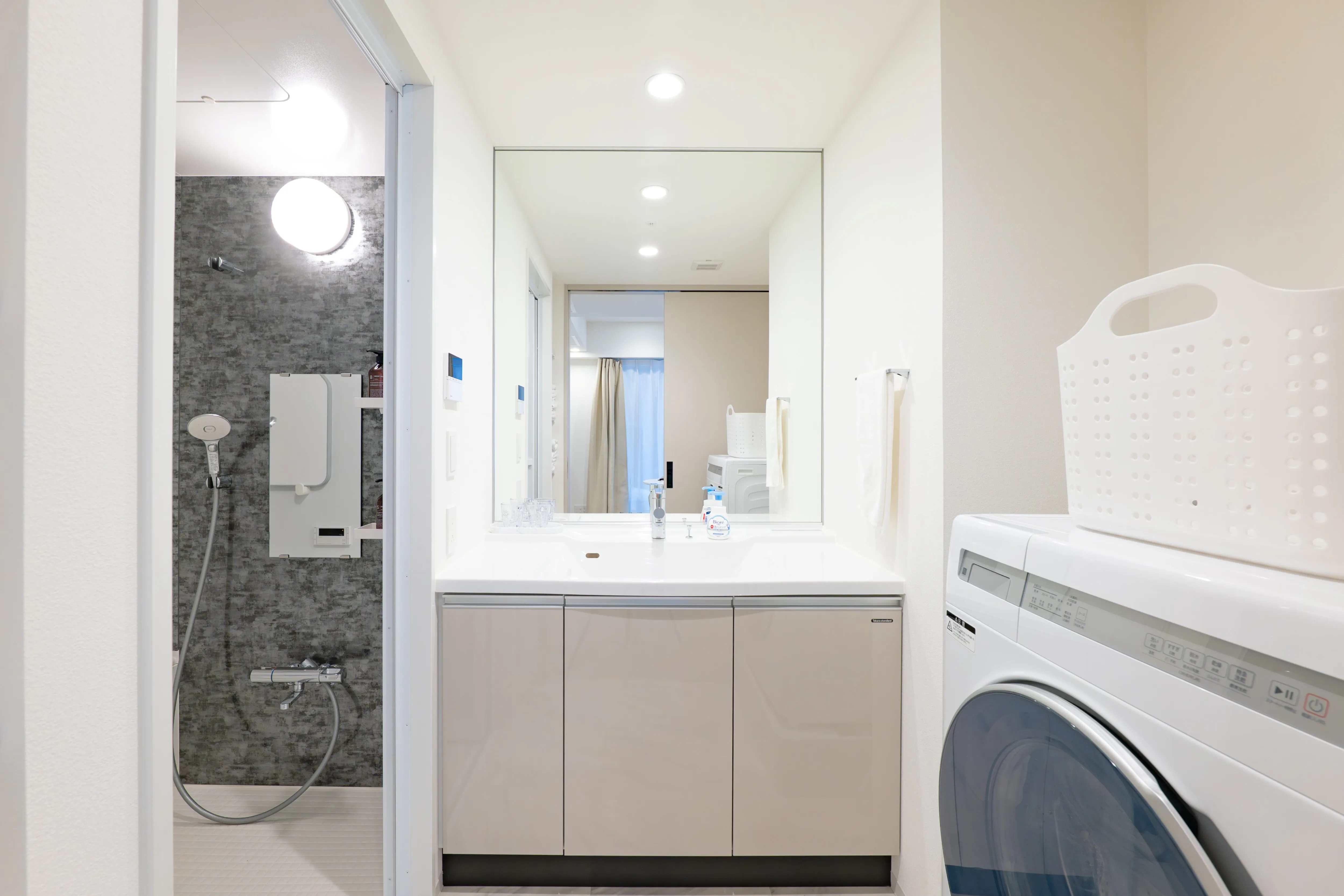 Bathroom of Room 201 at Mondo Mio Sapporo Odori Minami 2-jo.