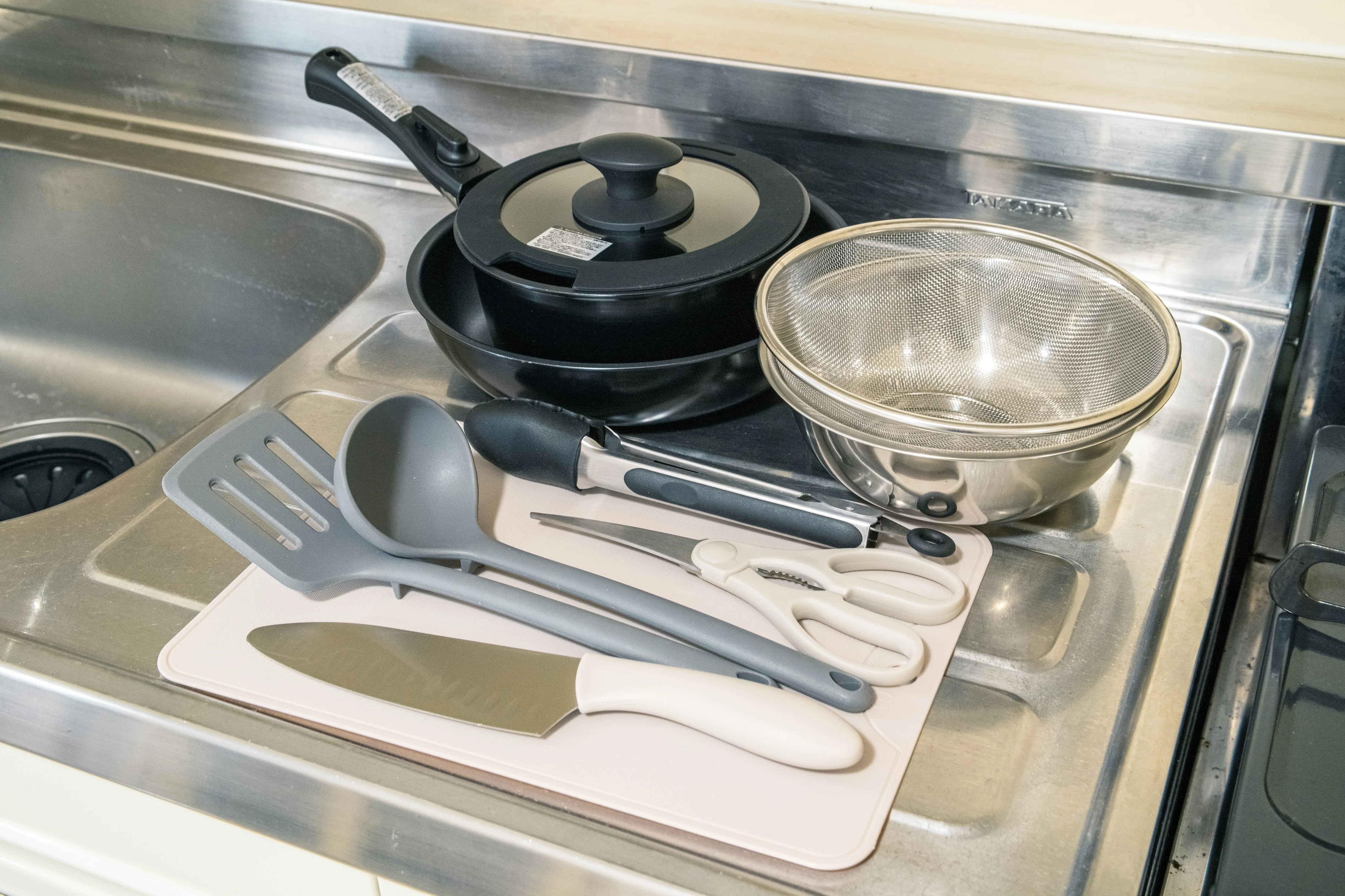Cookware of Room 205 at Residence 14.