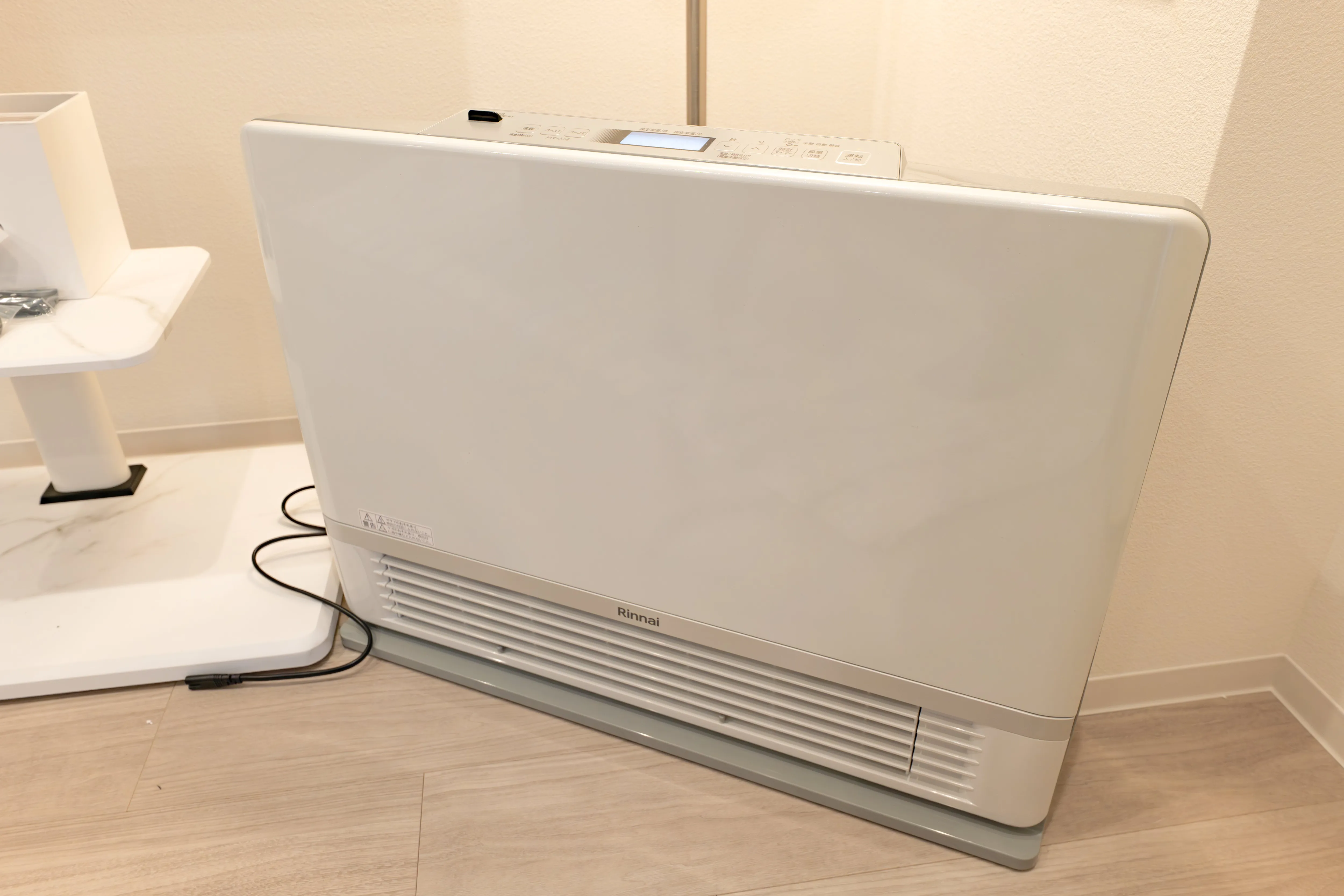 Heater of Room 201 at Mondo Mio Sapporo Odori Minami 2-jo.