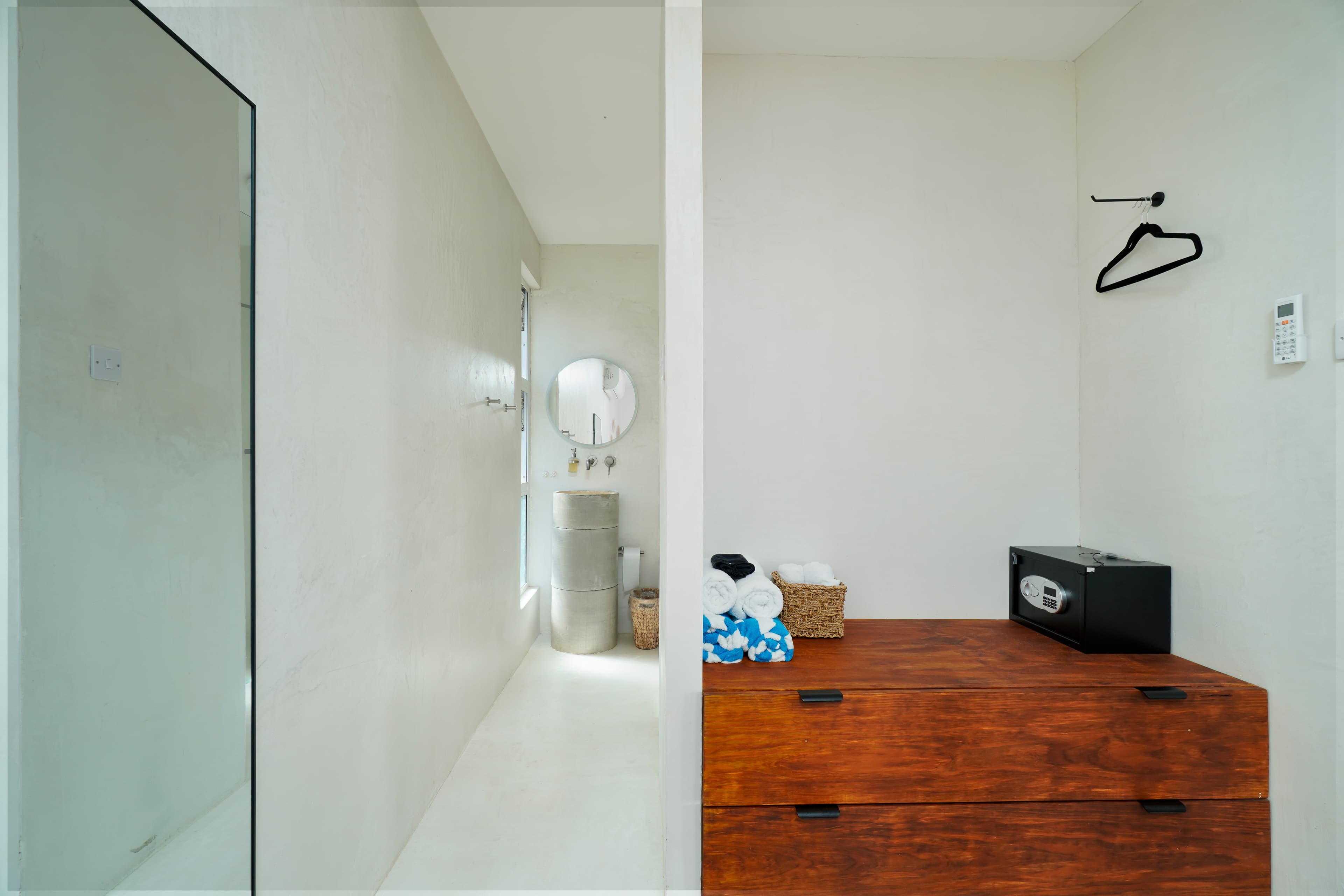 Corten Villa ensuite bathroom