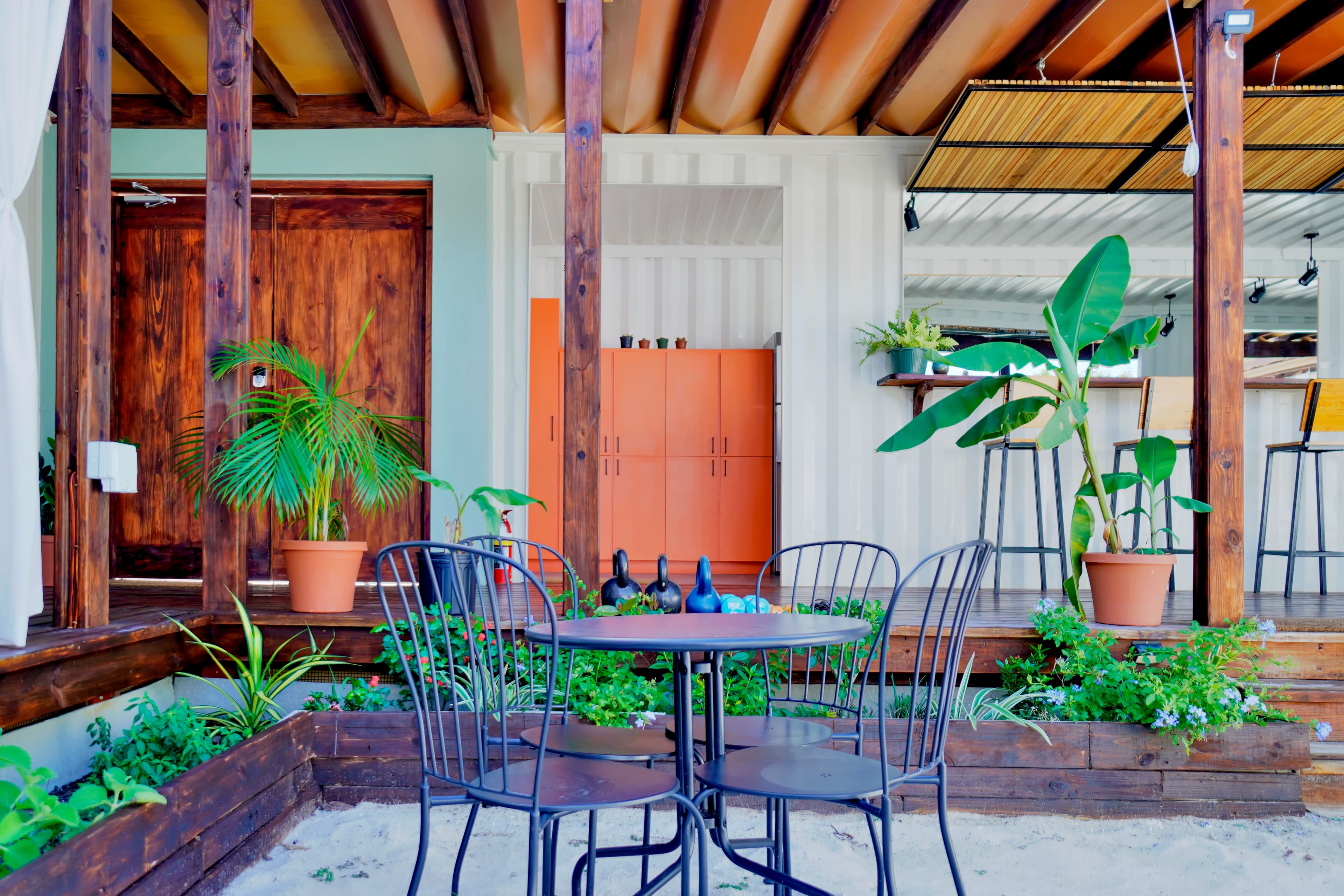 Corten Villa outdoor dining