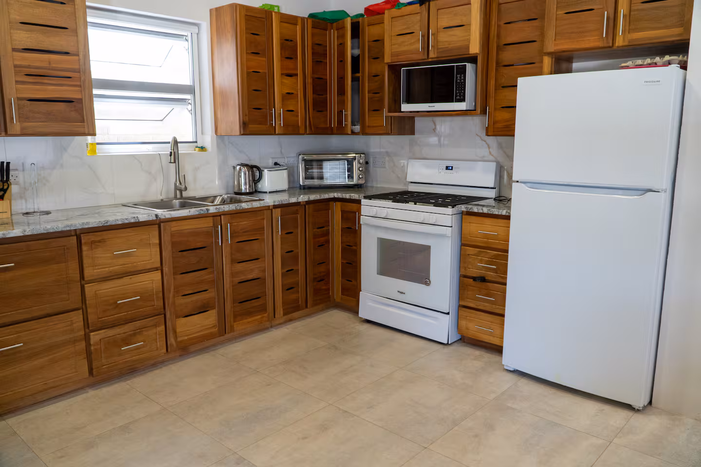 Beachside Way kitchen