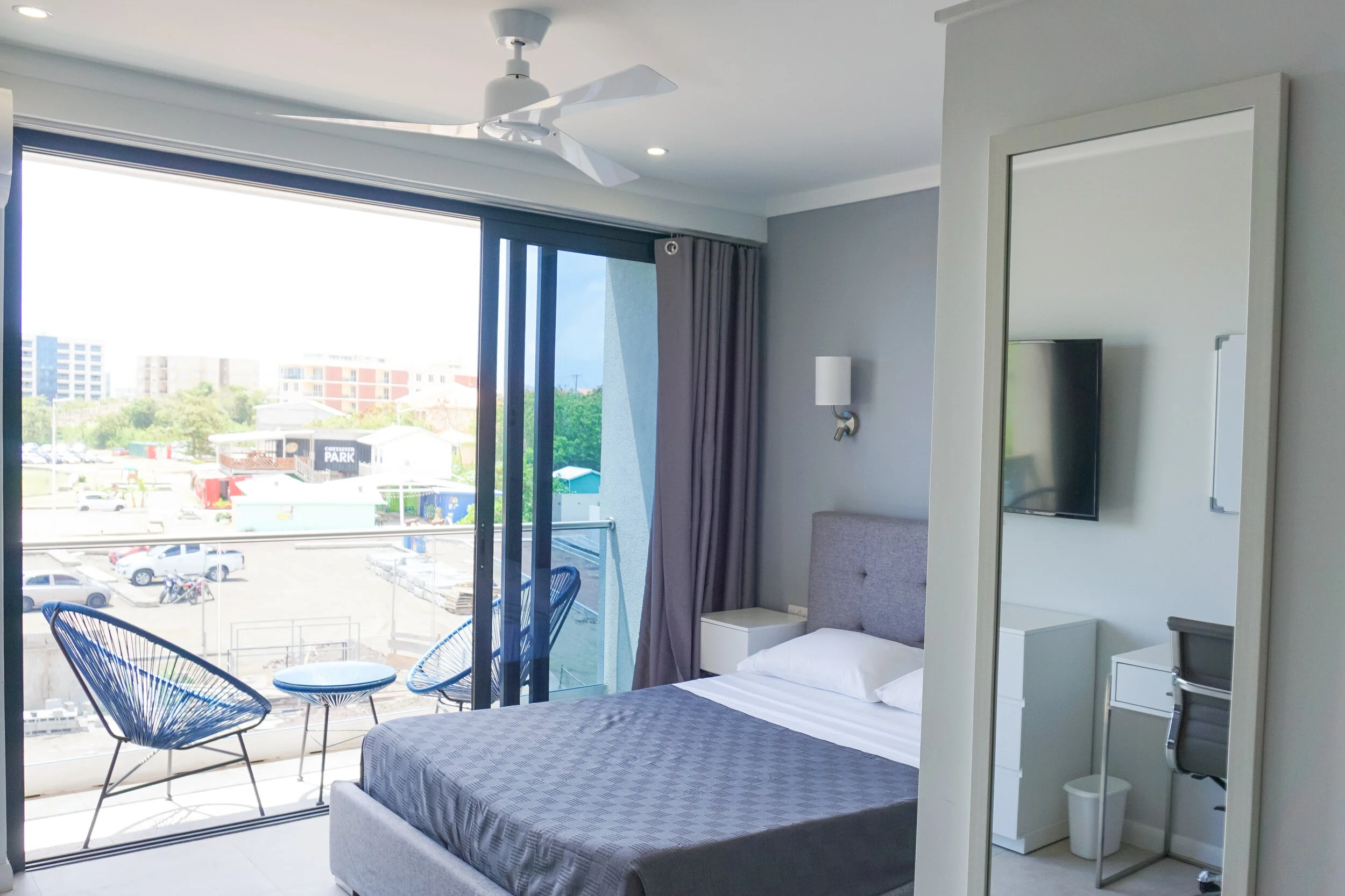 Lazuli studio bedroom and balcony