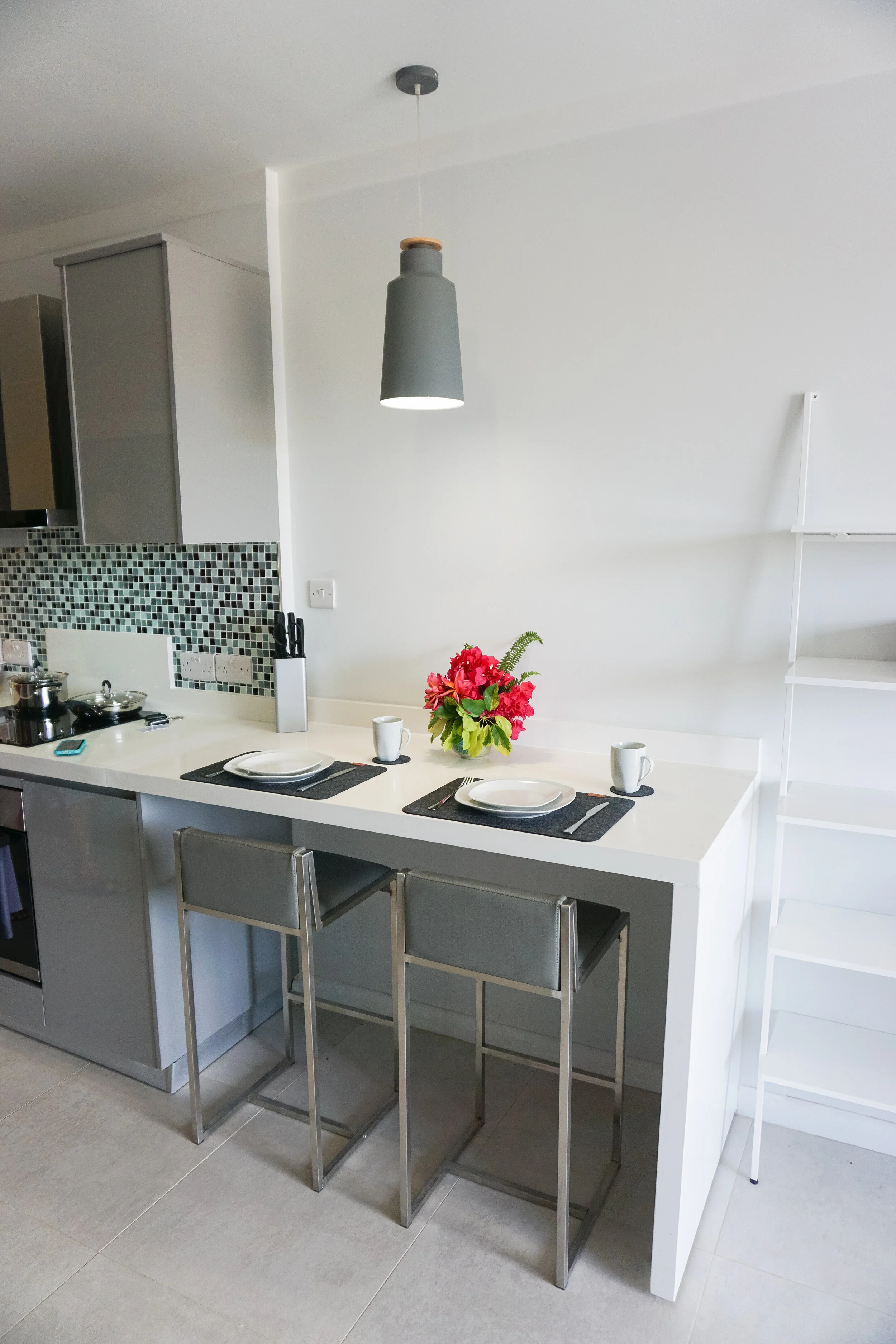 Lazuli studio kitchen and dining area