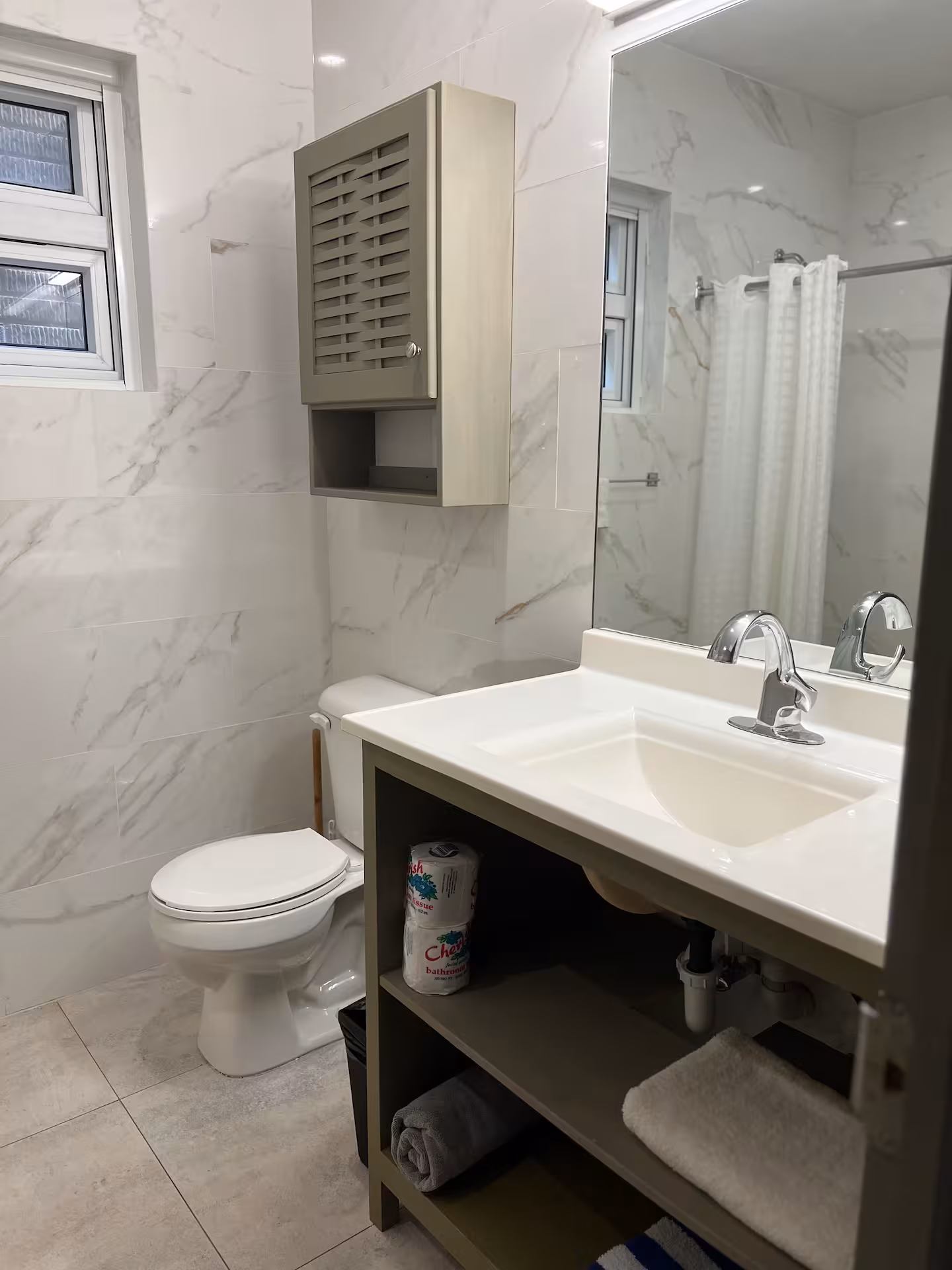 Beachside Way second bathroom