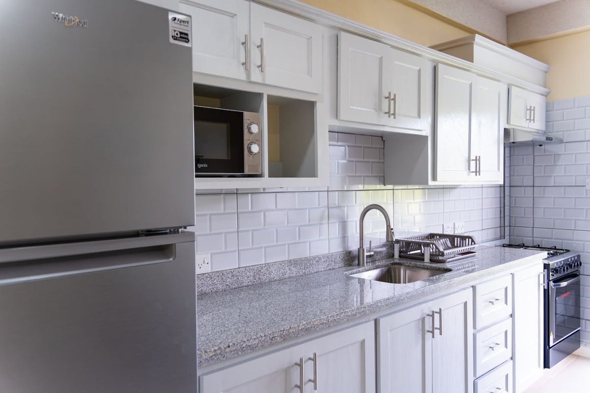 Sapodilla Court Studio kitchen and appliances