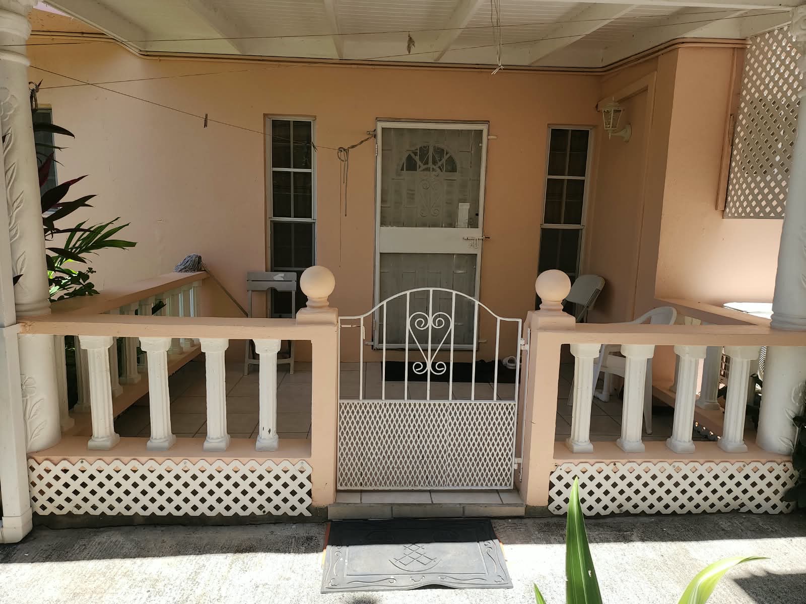 Ginger Court II private entrance in Lower Hillcrest Drive, True Blue