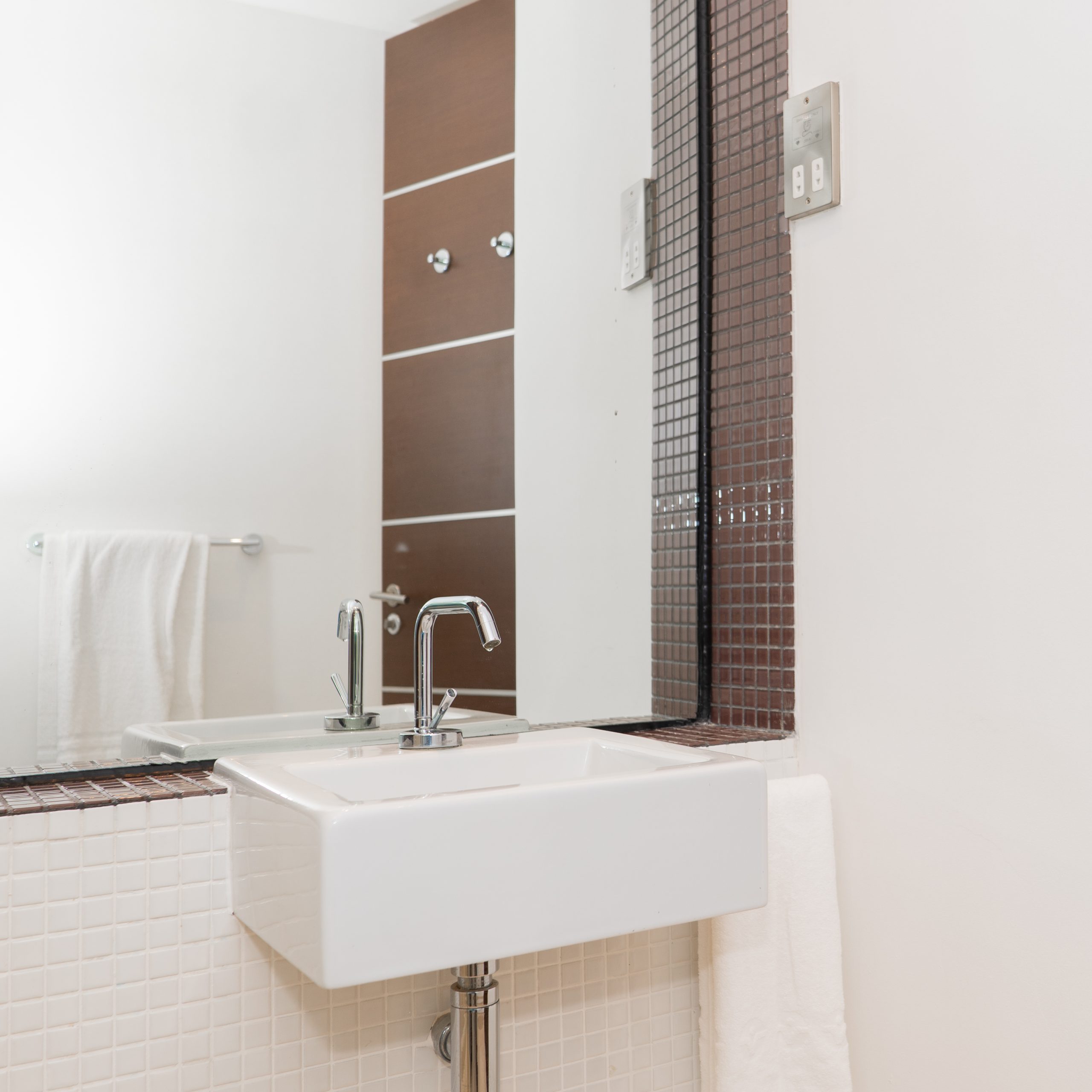Waterside 03 bathroom