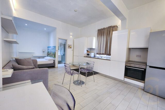 Mariposa Condominiums D2 – property photograph 1