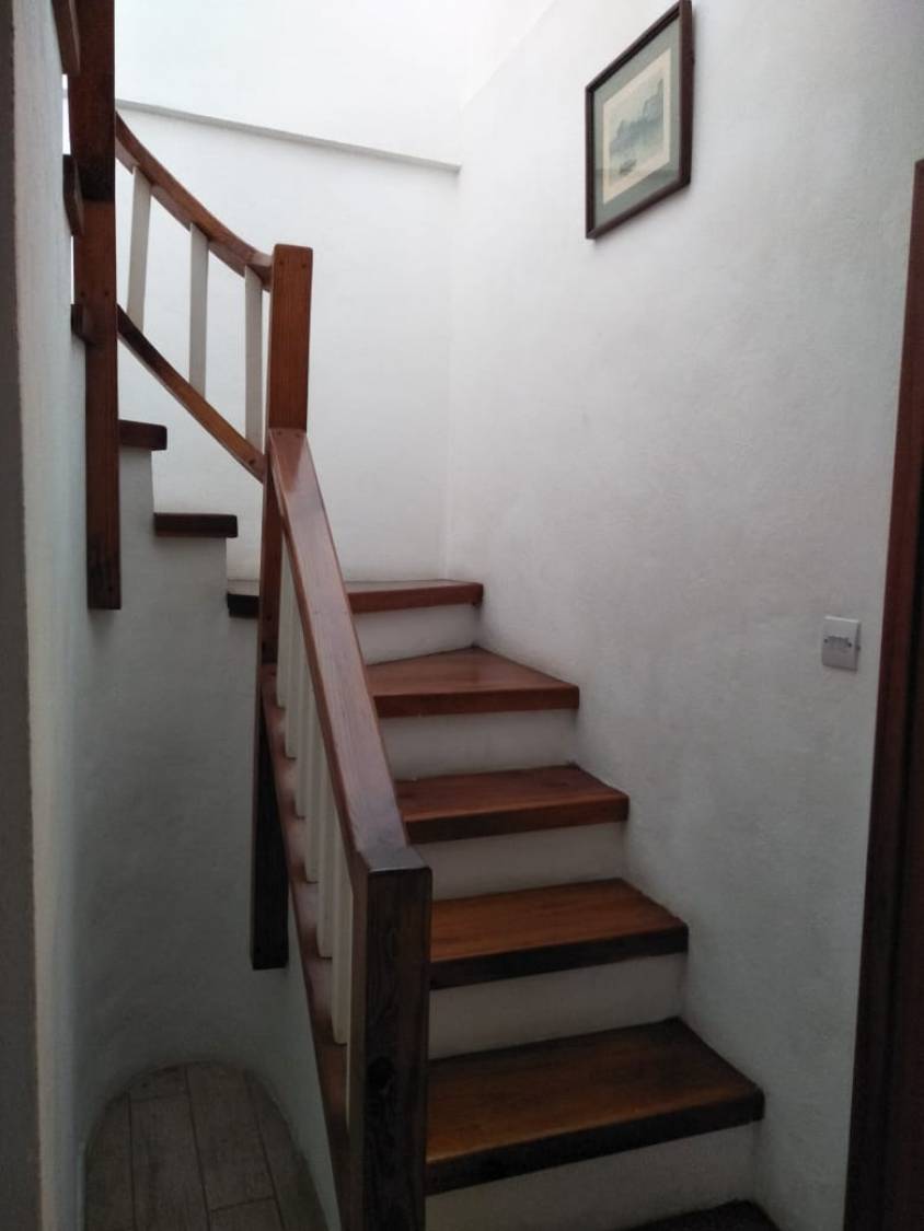 Mariposa three-bedroom residence – split-level staircase