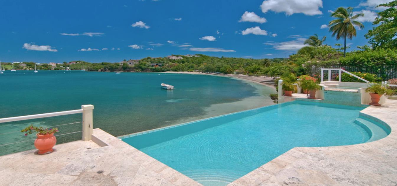 Rolling Surf Villa - Private pool and beachfront