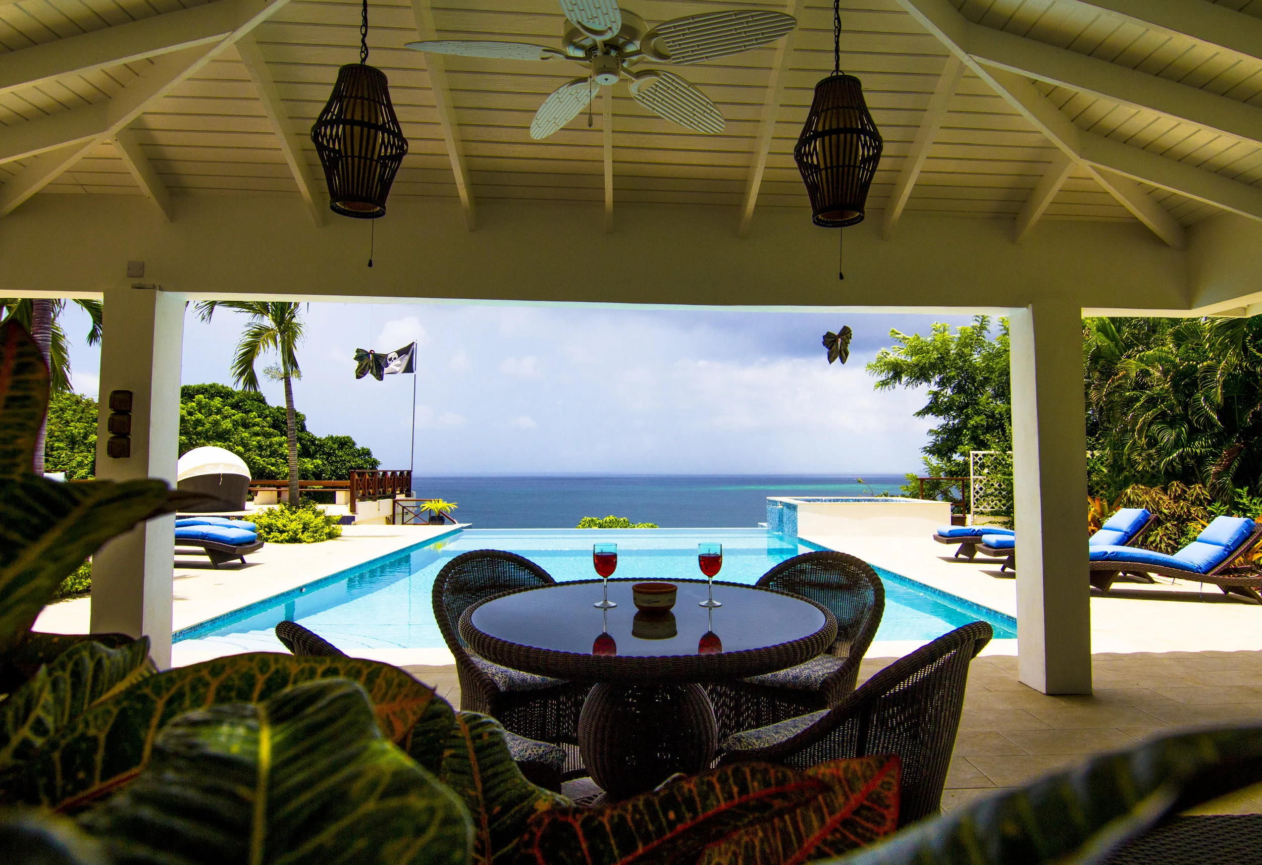 The Tamarind House - Poolside cabana