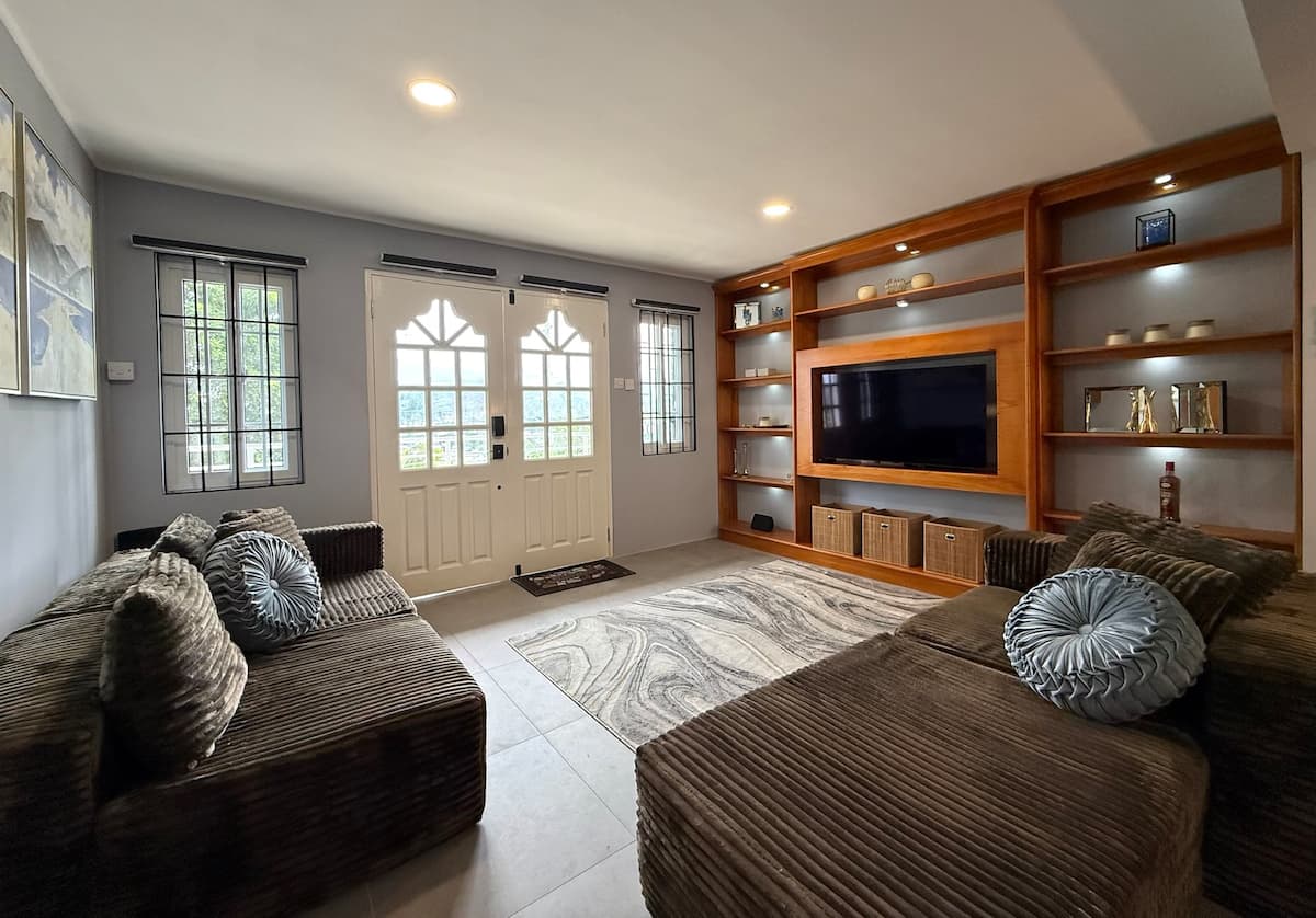 Jay's BNB The View — Property interior, host-supplied Airbnb listing