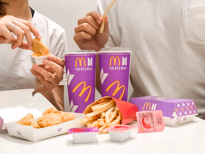 品牌聯名異業合作-麥當勞推出 BTS 專屬套餐
