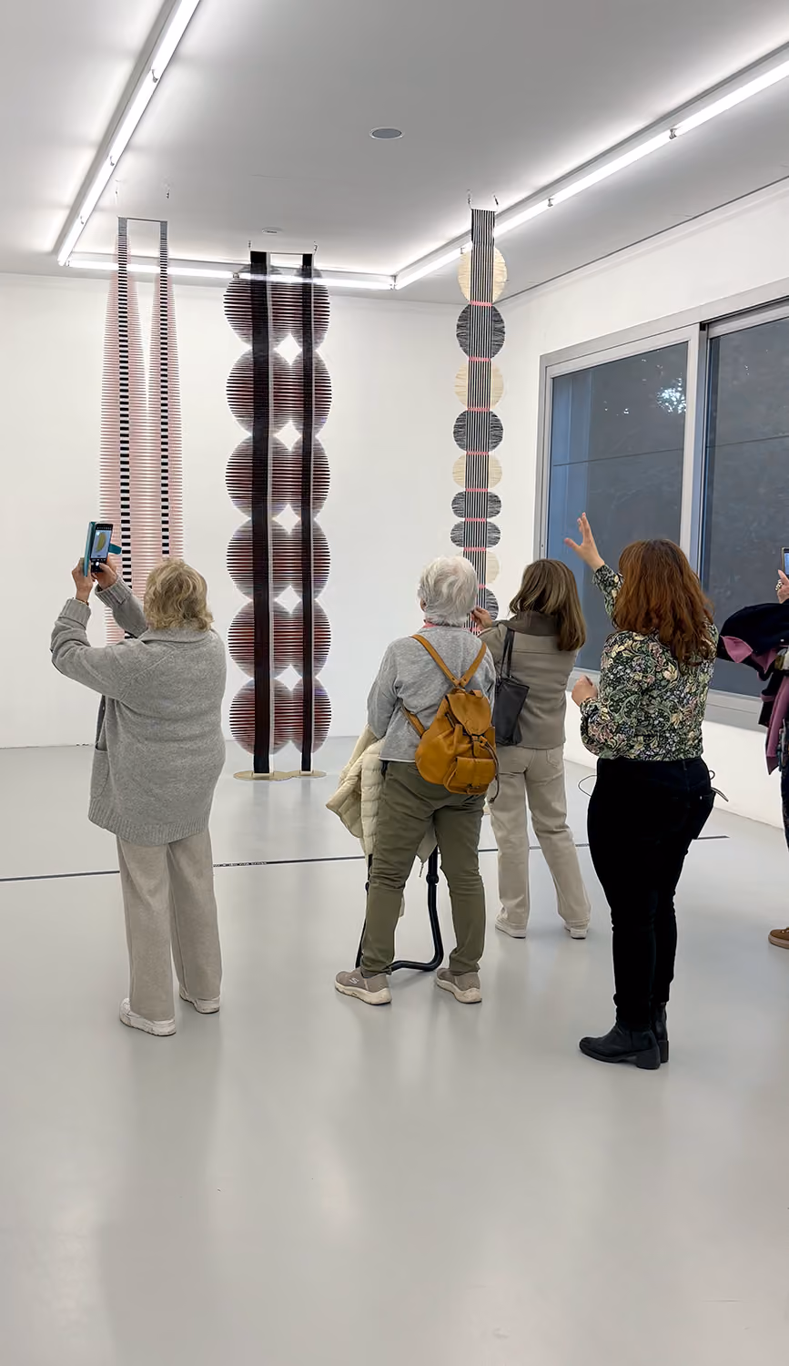 visite du cercle des amis dans les expositions