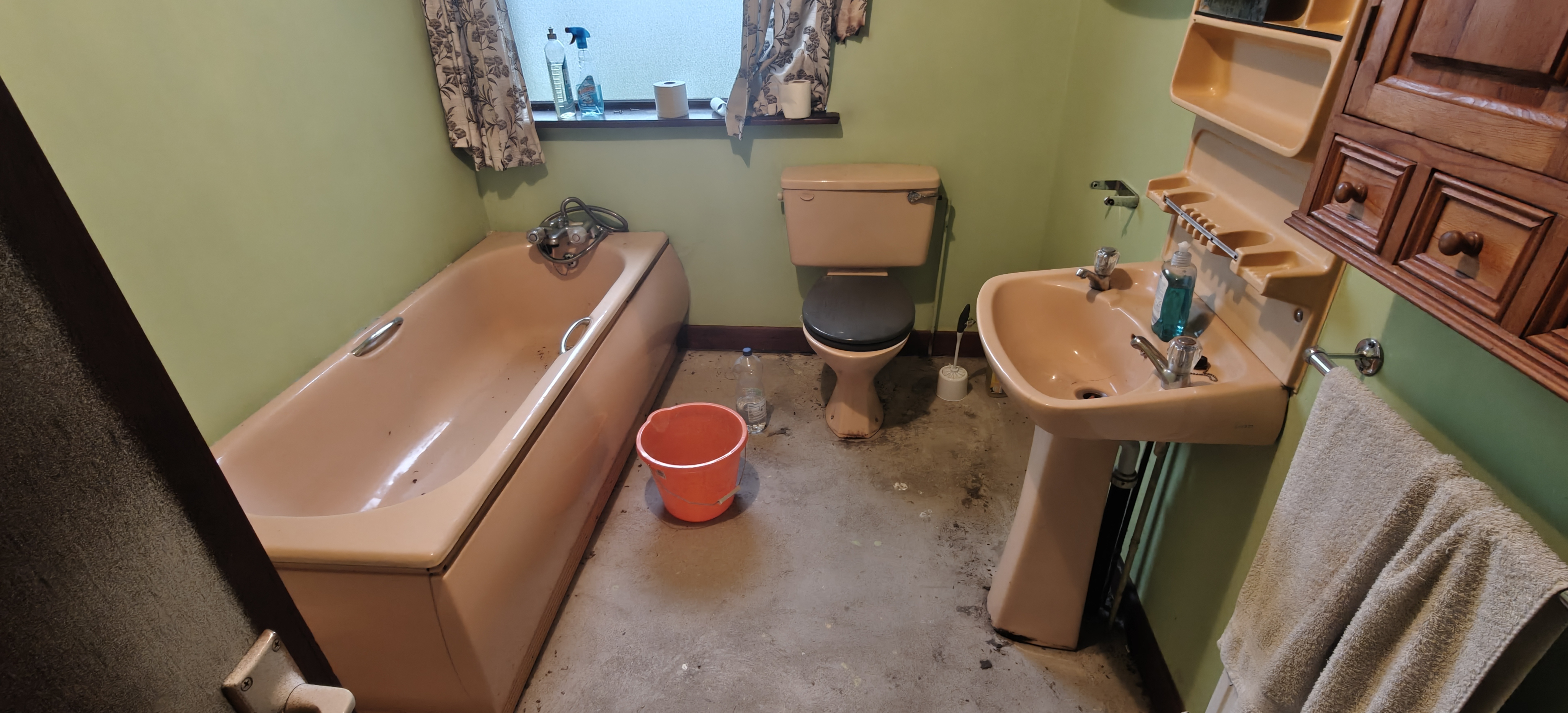 Dundalk Bathroom Before