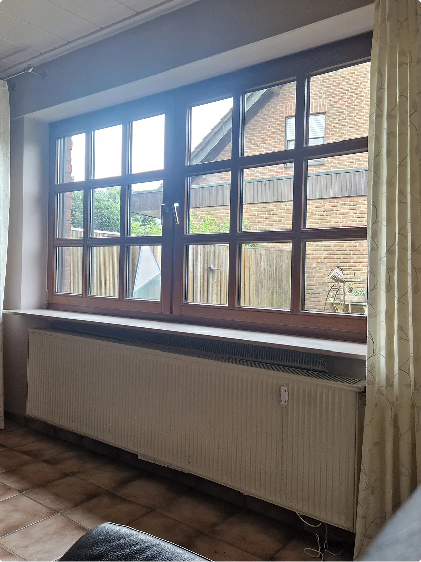 Fenster mit Glasschaden vor der Reparatur durch Glas Robert