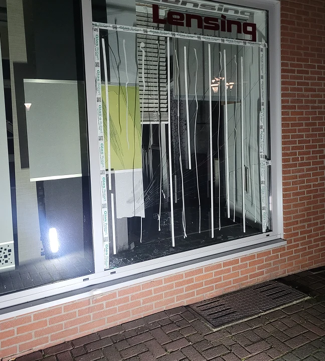 Glassicherung und Scheibenaustausch nach Einbruch durch Glas Robert