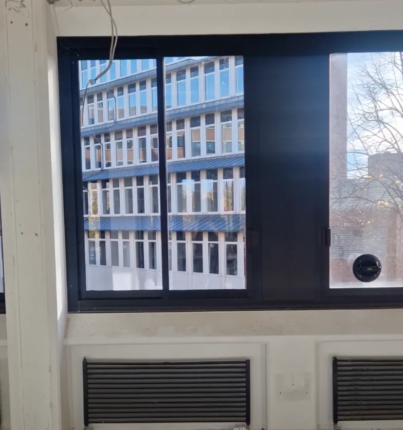Neue Isolierglas-Scheiben mit klarer Sicht aufs Wasser