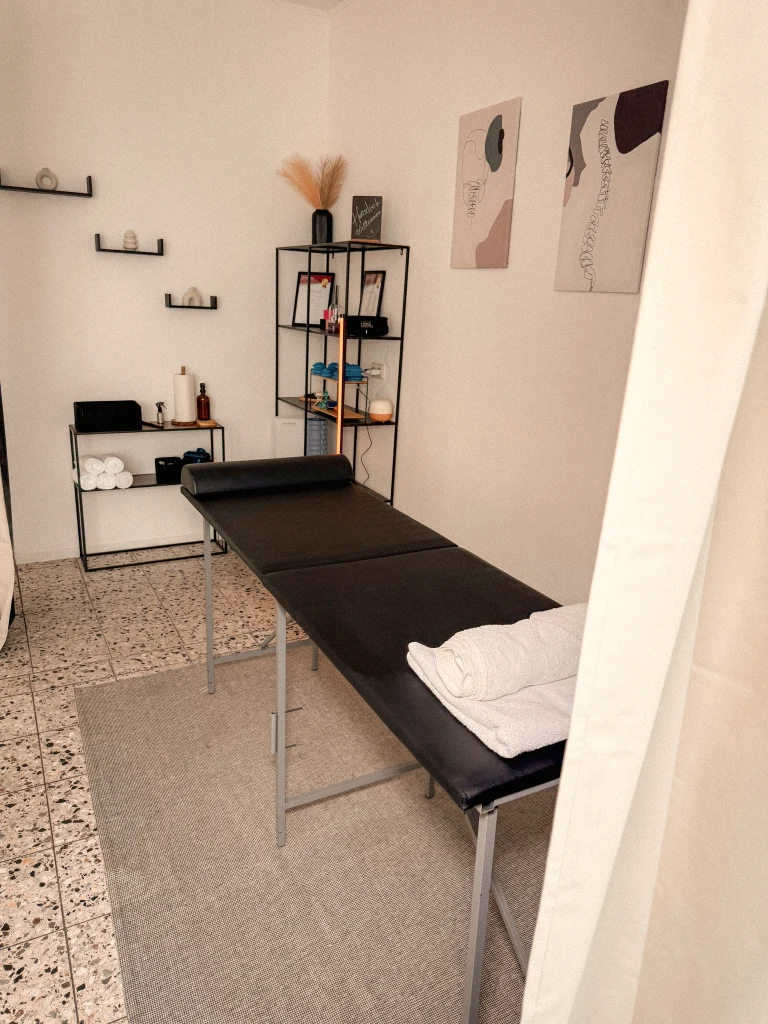 Behandlungsraum im Wellness- & Sportmassage Studio von Denys Polieshchuk in Kassel – Frankfurter Str. 96 A