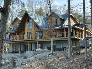 Standing Seam vs Exposed Fastener Metal Roofing: Which Roofing System Performs Better?