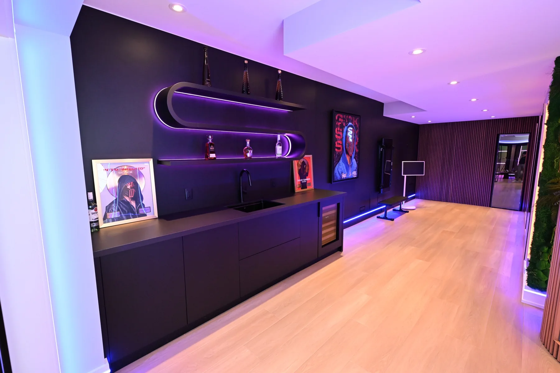 Studio bar with LED loop shelf