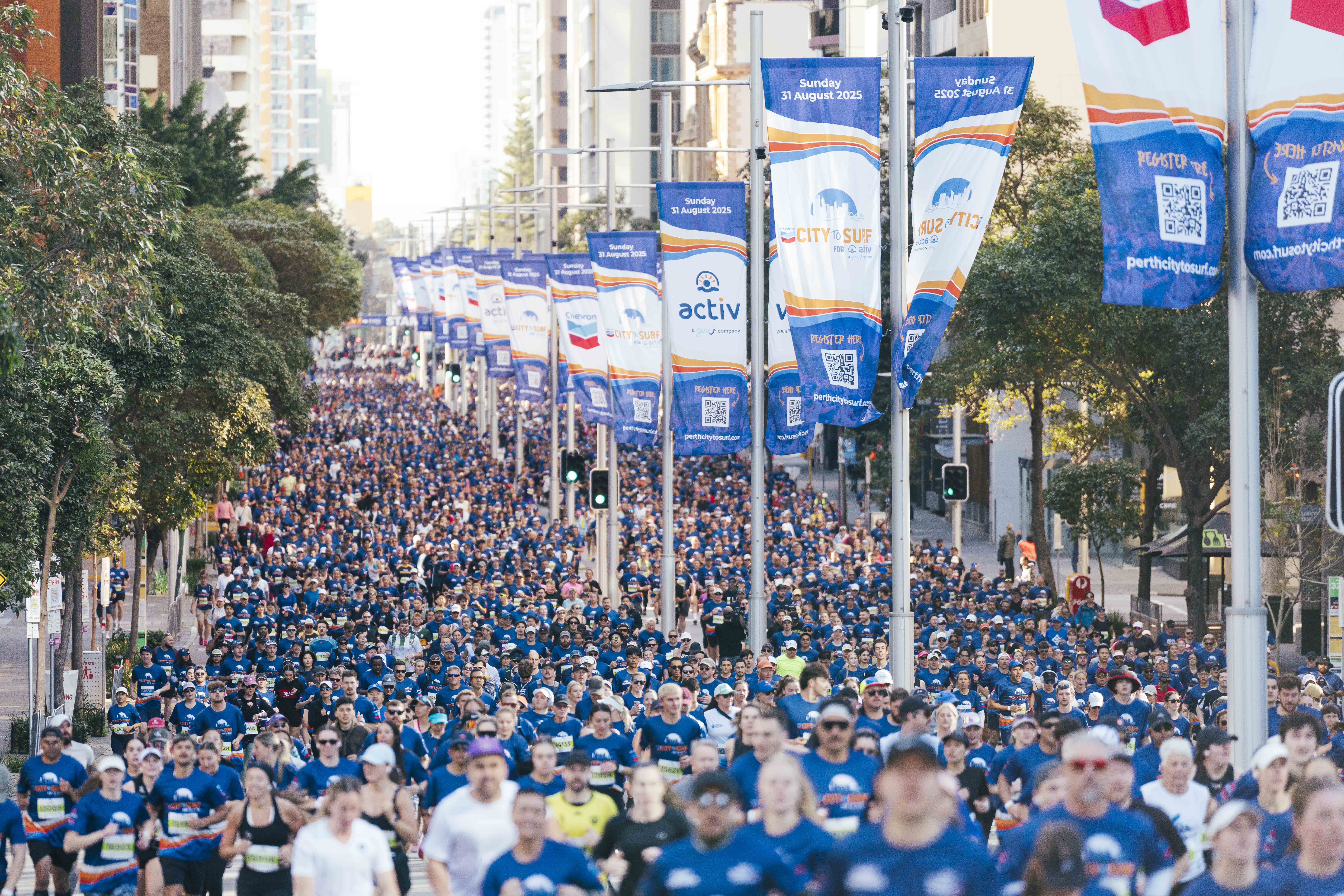 Crowds of runners at the Perth City to Surf