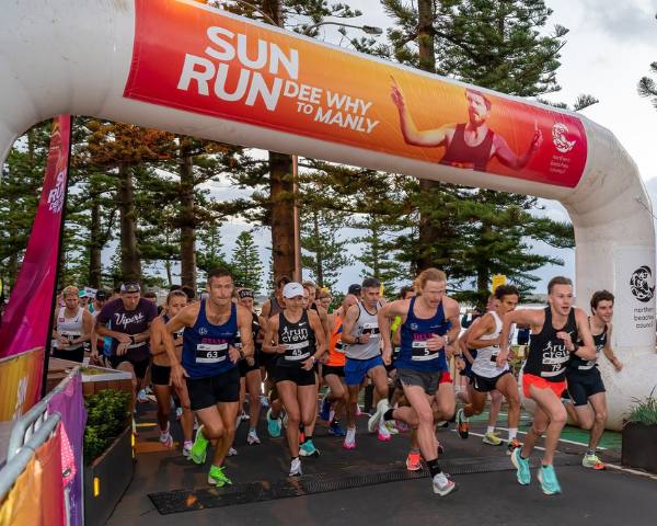 Runners at the Sun Run on Sydney's Northern Beaches