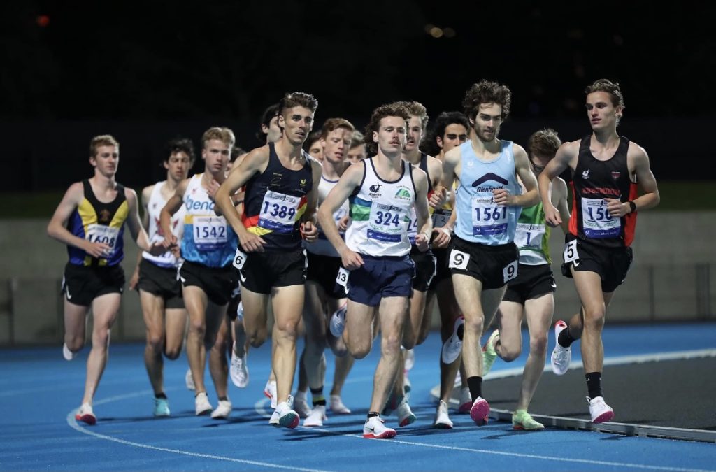 Track runners at the Victorian 5,000m Championships, Albert Park