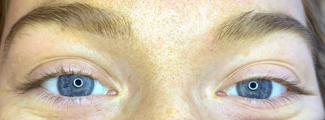 Before eyelash extensions.